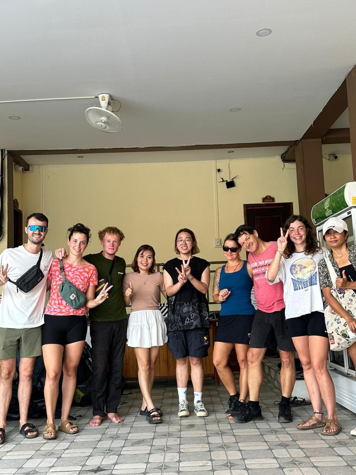 Vang Vieng Global Hostel ภายนอก รูปภาพ